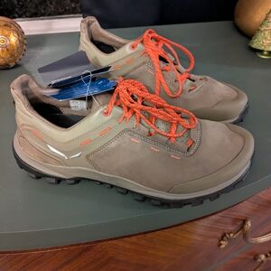 Salewa Alpine Fit Hiking Trail Shoes Michelin Soles All Terrain Traction Winter